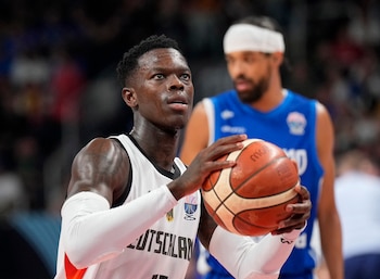 El jugador de baloncesto Dennis