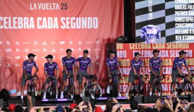 El Jayco-AlUla, a la espera del aval bancario para competir en el UCI World Tour