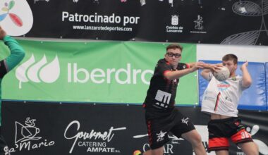 El Balonmano Lanzarote Ciudad de Arrecife trabaja y gana ante el Lalín | Más deportes