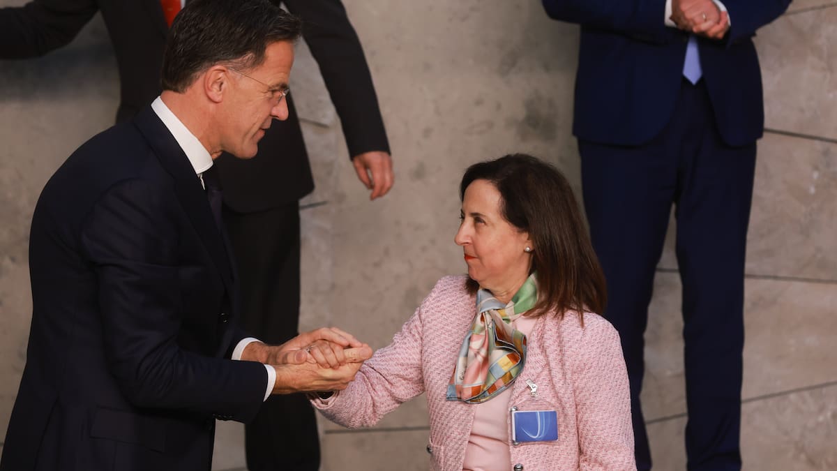 España comprará armamento estadounidense para Ucrania en plena tensión con Trump | Política