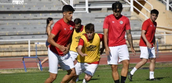 El Salamanca UDS impone la 'ley del silencio' entre la plantilla y el cuerpo técnico sobre el Helmántico: 'No digáis nada' - SALAMANCArtv AL DÍA