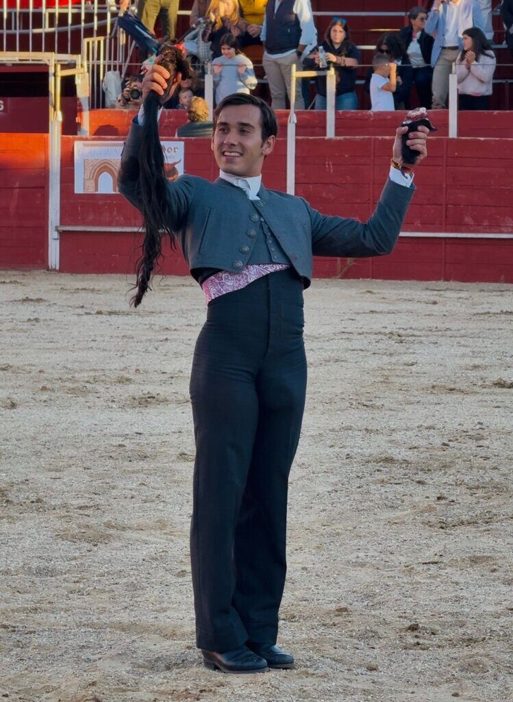 Ismael Martín y Damián Castaño, a hombros en Maello