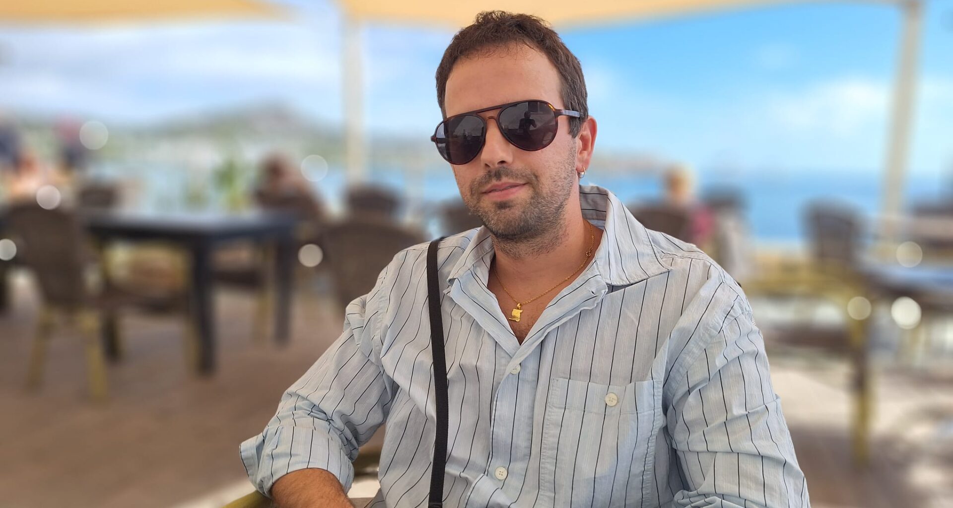 Karlus posa relajado durante la entrevista. / D.V.