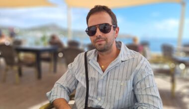 Karlus posa relajado durante la entrevista. / D.V.