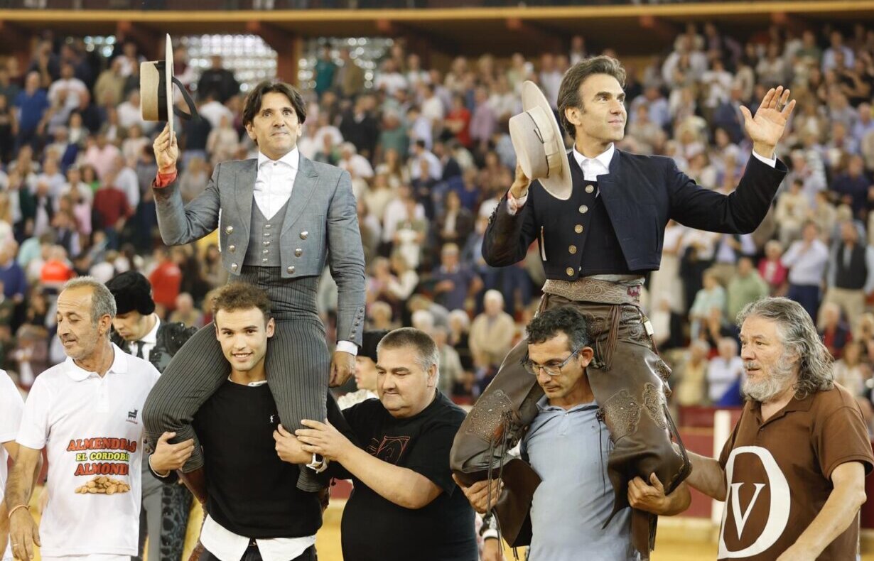 Sergio Galán y Diego Ventura, precioso broche a caballo en Zaragoza