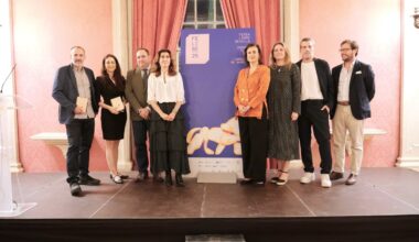 La Feria del Libro de Sevilla premia el talento literario y rinde homenaje a Antonio Rivero Taravillo — Actualidad