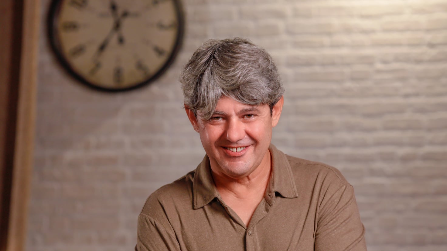 Antonio Mercero desafía a las leyes del marketing con ‘Está lloviendo y te quiero’