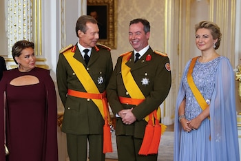 El acto de abdicación del