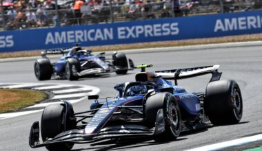 Carlos Sainz cumple su programa en los primeros Libres de Silverstone, pese al viento
