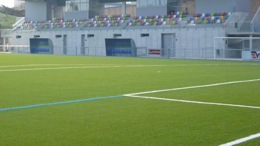 Denuncian a un juvenil del Corellano por causar graves lesiones en la boca a un rival del Huarte tras una “violenta carga”