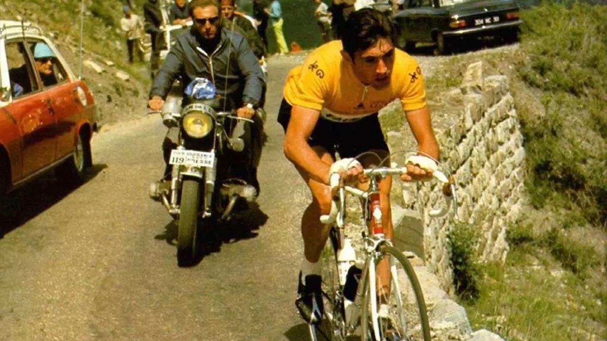 Eddy Merckx, en 1969, en el Tour camino de su gran victoria en los Pirineos.