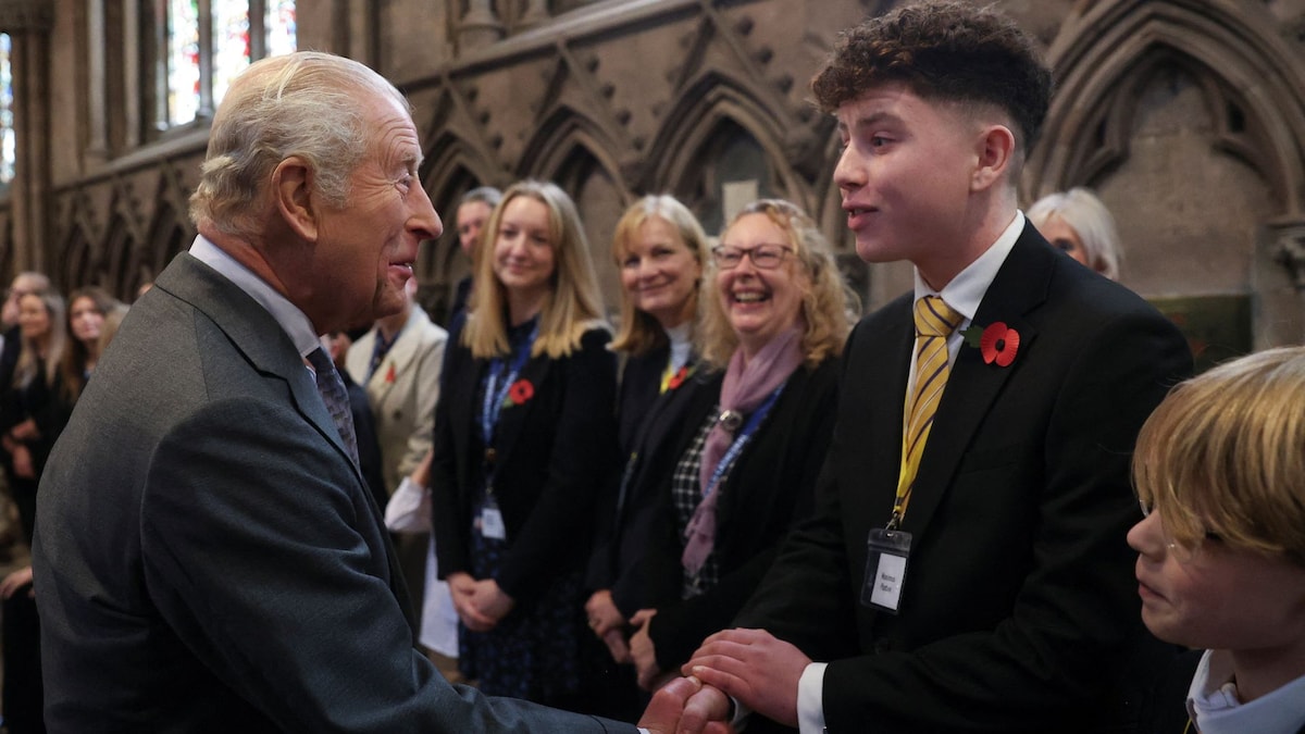 La sorprendente frase del rey Carlos III a un estudiante que ha dado la vuelta al mundo