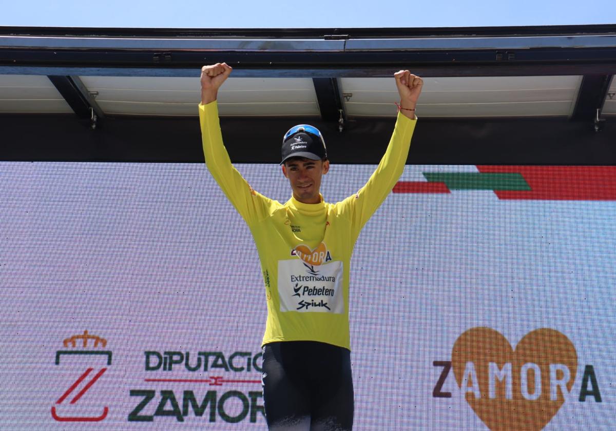 El granadino Adrián Benito da el salto a profesional con el equipo de Alberto Contador