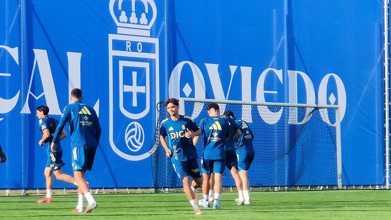 Luis Carrión le da vueltas al ataque de su Oviedo a tres días de visitar al Girona - La Voz de Asturias