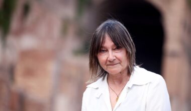 Una distopía tan cercana que asusta: la nueva novela de Ali Smith, una de las mejores autoras europeas