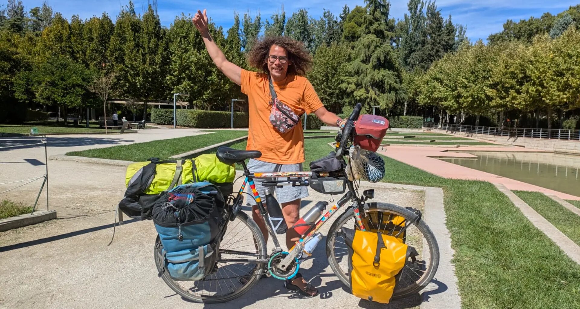 Vuelta al mundo en bicicleta con parada en Huesca: "Solo disfruto del momento"