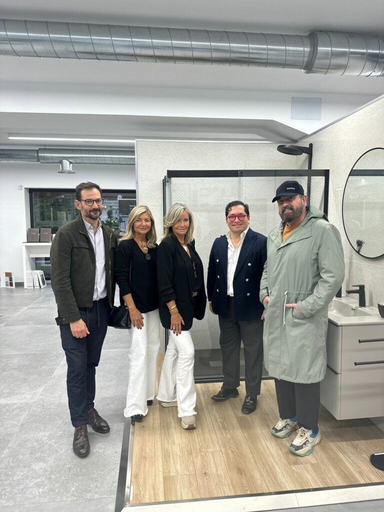 Ana y María José Peña con Erico Navazo, Jean Porsche y Pepe Leal