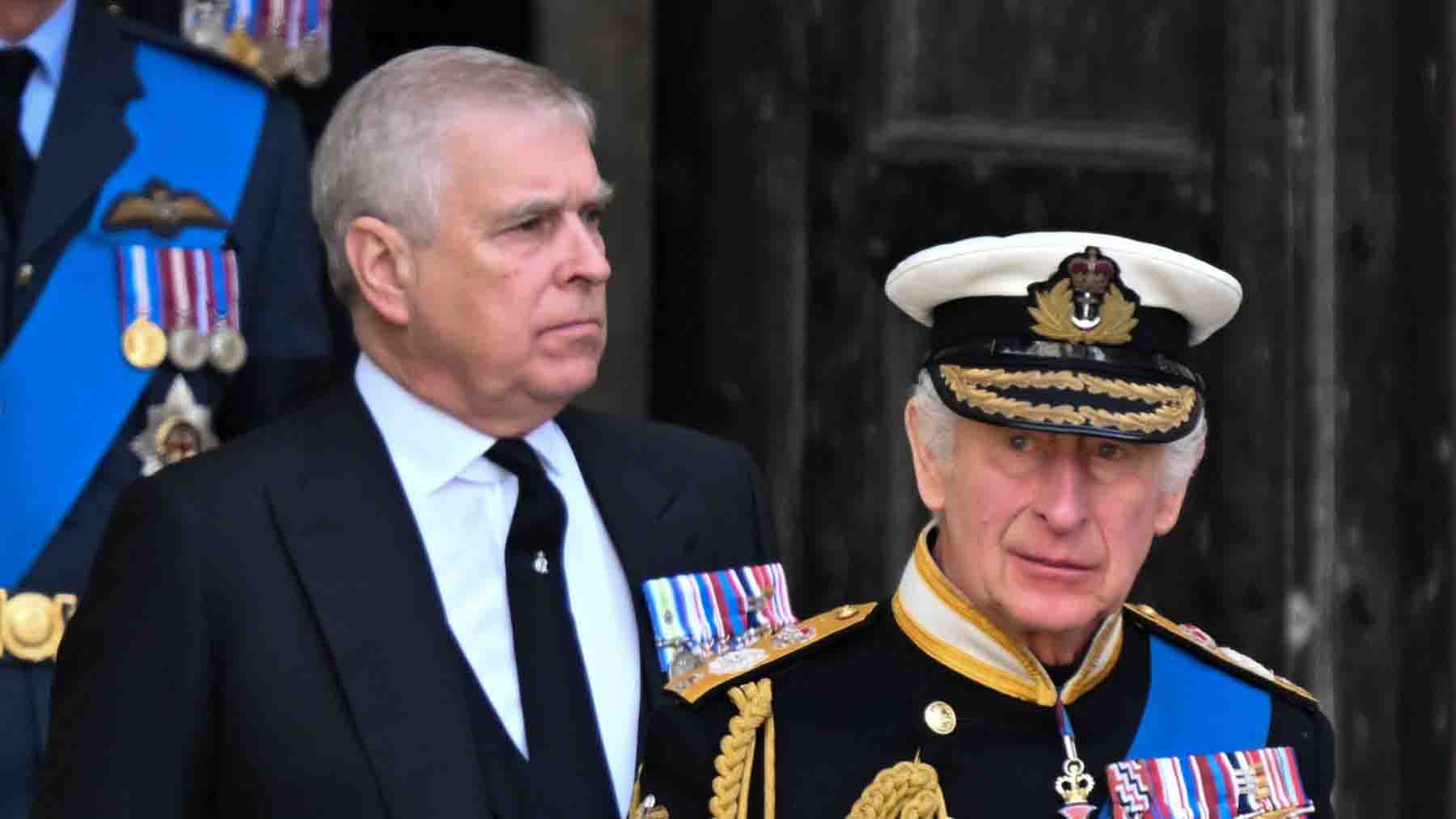 Claves de la caída en desgracia de Andrés y la difícil tesitura de Carlos III