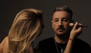 se llama Clara, es maquilladora profesional y también vive en Cádiz