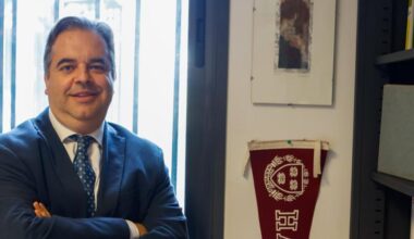 "Empiezo con 80 alumnos y acaban viniendo 20 ó 30 y con esta renuncia tememos que no haya relevo generacional cuando nos jubilemos"