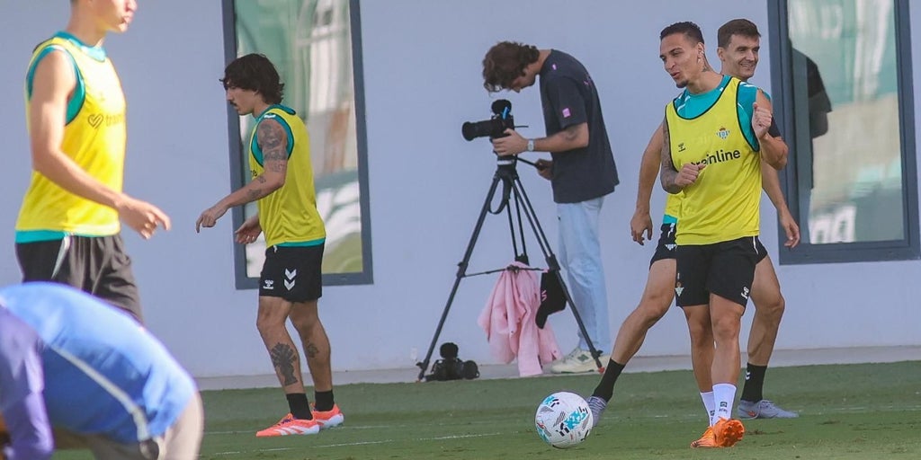 «El nuevo Antony aprende de las dificultades, confía en su trabajo y quiere jugar con alegría»