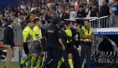Cuatro partidos de castigo a Akouokou, medio del Real Zaragoza, por romper la pantalla del VAR - heraldo.es
