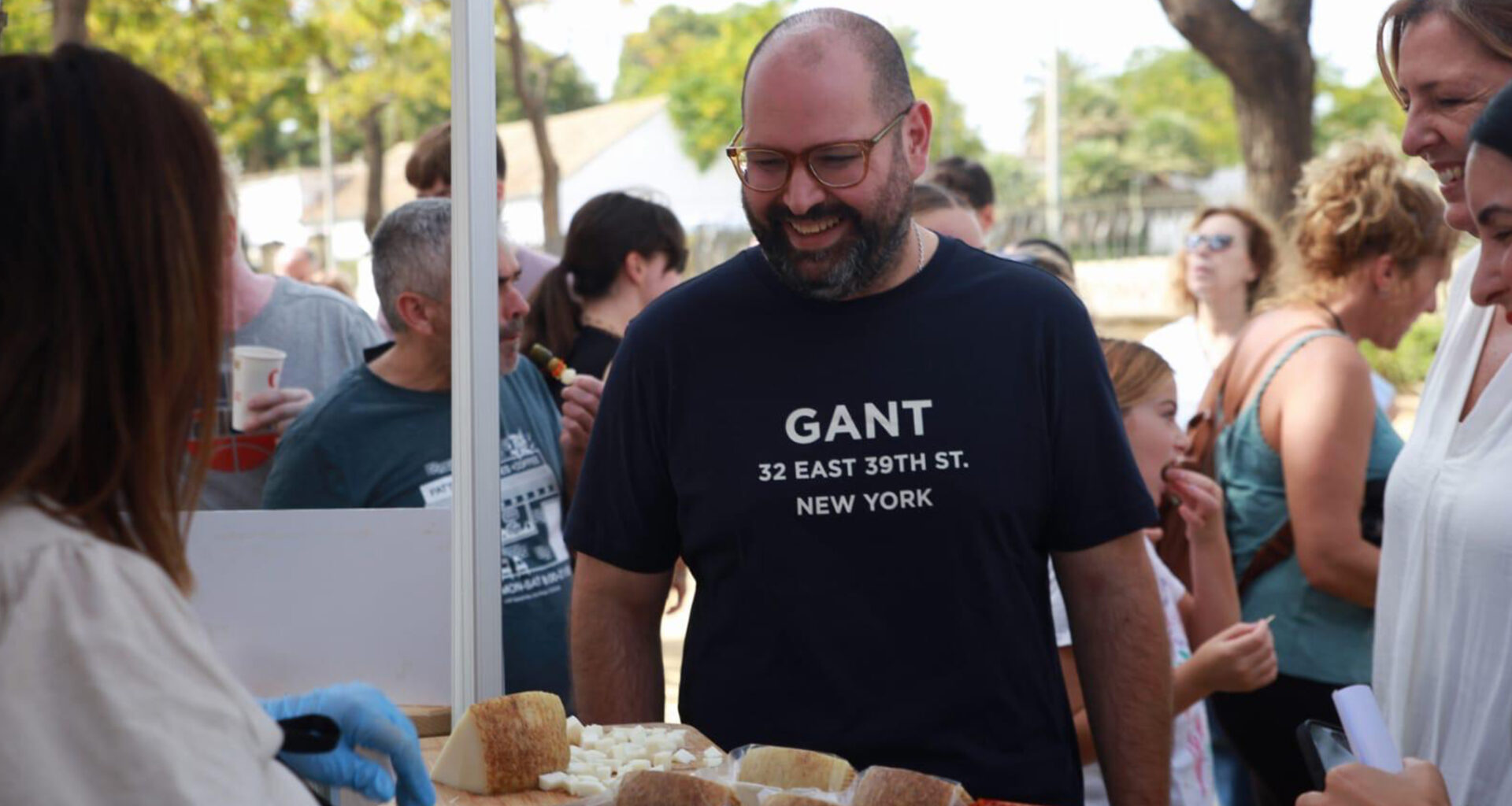 El Puerto disfruta de una gran jornada de convivencia y sabor en el Parque de la Victoria durante la Festividad de la Hispanidad