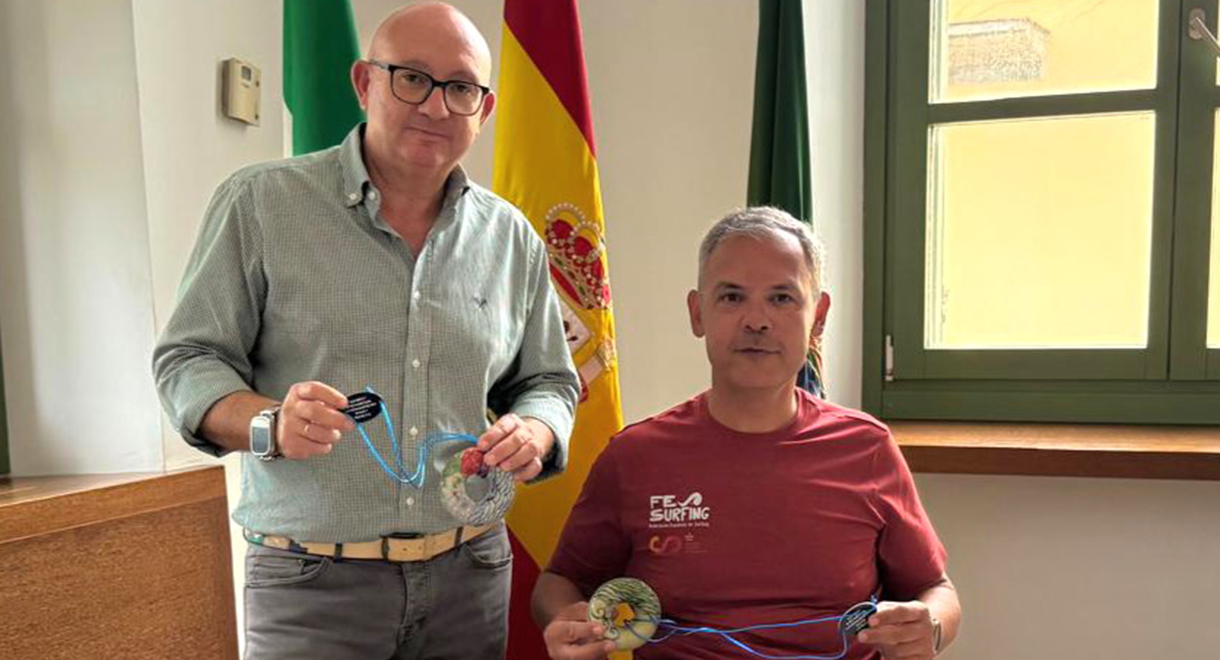 Titi Feria se alza con las medallas de bronce individual y plata por equipos en el European ParaSurfing Championship 2025