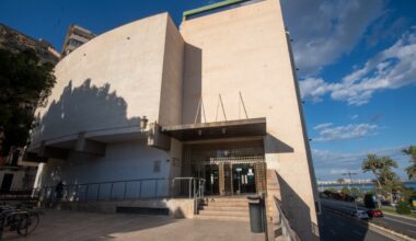 Edificio de la biblioteca Azorín de Alicante -  - Foto: RAFA MOLINA