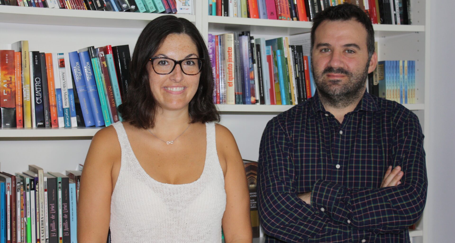  Paz Navarro y Quique Olmos, socios fundadores de la editorial valenciana Sargantana.  -