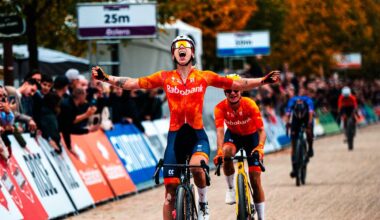 Lorena Wiebes conquista el Mundial de gravel tras un final dramático