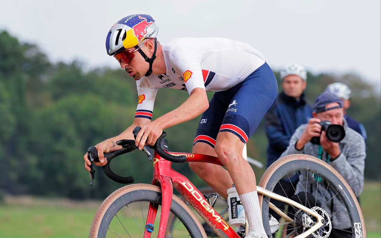 Confirmado, Tom Pidcock cambia Scott por Pinarello también en carretera - ESMTB.com