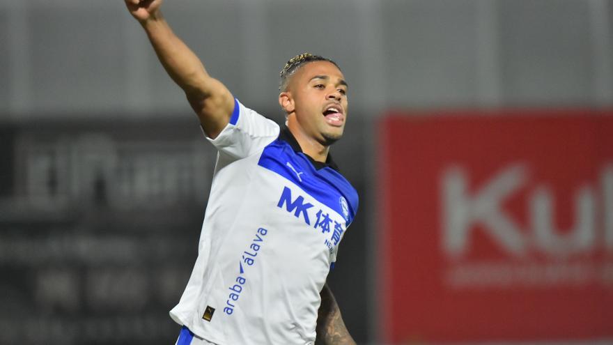 Mariano Díaz vuelve a sonreír en el Alavés