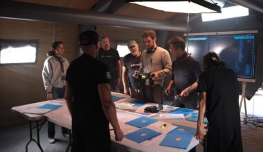 El director Martín Cuervo y su equipo, ayer, en el rodaje de ‘Bajo un fuego’ en la localidad tinerfeña de La Esperanza.