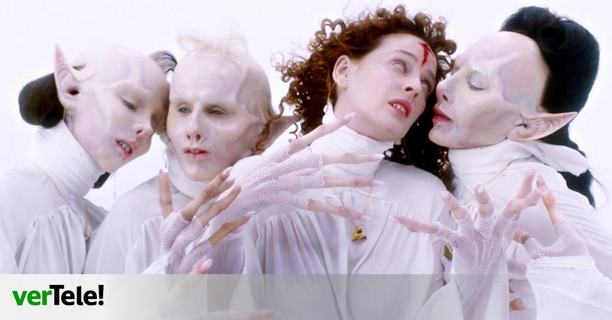 Movistar se hace con 'Silencio', serie de Eduardo Casanova sobre vampiras y SIDA que ya tiene fecha de estreno y tráiler