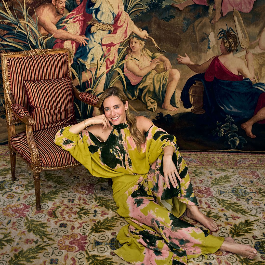 Con una sonrisa: Sentada en el salón principal, la socialite rememora tres de sus celebraciones preferidas: la pedida de mano con Maxi, la inauguración de Delirium y la primera cena que le encargaron