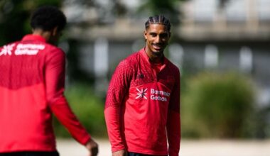 A Badé le sigue latiendo su corazón sevillista