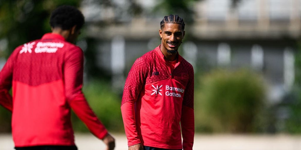 A Badé le sigue latiendo su corazón sevillista