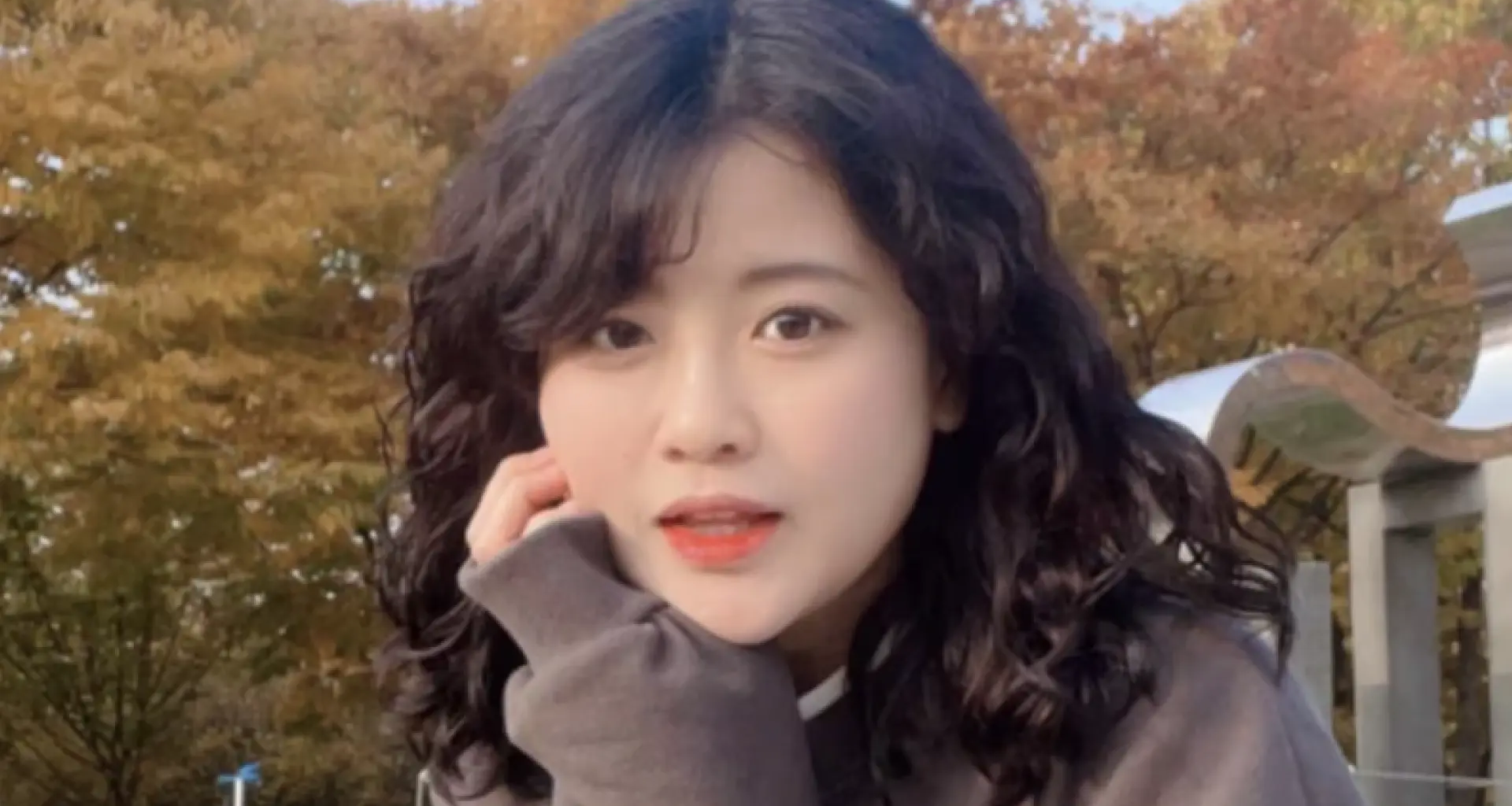 Muere a los 35 años Baek Se-hee, autora de 'Quiero morir, pero también comer tteokbokki'