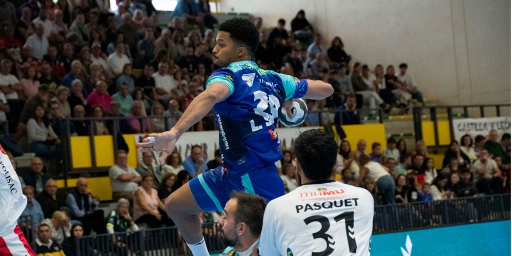 El Cajasol Ángel Ximénez Puente Genil se reencuentra con la victoria ante el Nava (24-30)