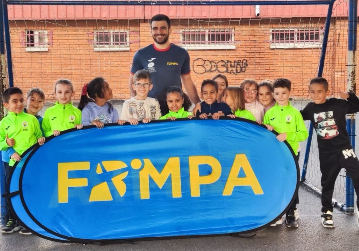 El balonmano asturiano busca cantera en Langreo