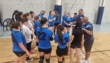 Jugadoras del Club Balonmano Maravilla Melilla en un entrenamiento