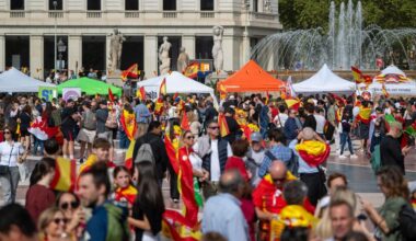 Ser español vuelve a ser normal en Barcelona