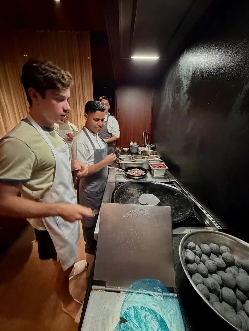 Franco demostró su habilidad en la cocina (Foto: @francolapinto)