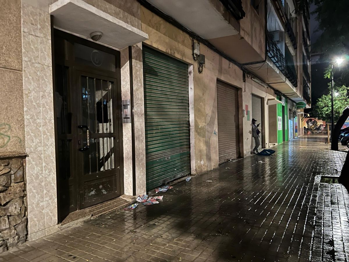 Portal de la calle Luis Fenollet en el que se ha encontrado el cadáver fallecido al menos once años