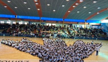 El BM Zamora fomenta la implicación de su cantera regalando carnés de socio a los miembros de la escuela deportiva