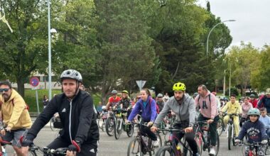 Buen ambiente y menos participantes en el Día de la Bicicleta del Polígono de Toledo impulsado por la asociación de vecinos