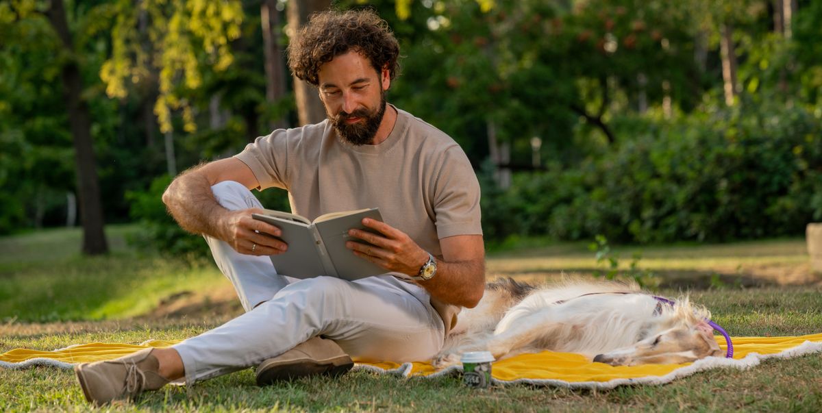 Acabo de terminar la novela de época que The New York Times define como "un libro repleto de felicidad" y es altamente recomendable