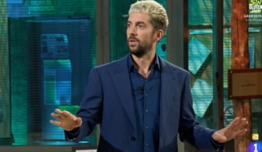 La Revuelta: La singular celebración de Broncano de la victoria de audiencias frente a 'El Hormiguero' : «Sin hacer sangre»