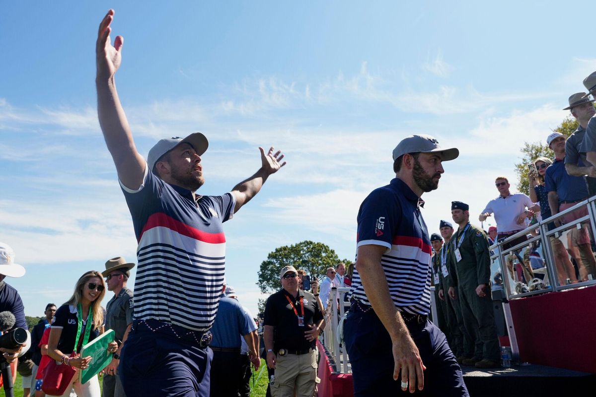 Los americanos contaron con el apoyo del público, aunque muchos de ellos se pasaron de la raya